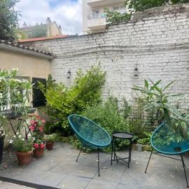 Apartment and private courtyard