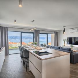 Aqualis Vista - Where Comfort Meets Stunning Scenery