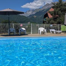 Cosy du Birdie Logement 4 pers avec piscine, hotel a Giez