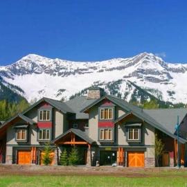Pinnacle Ridge Condos by Fernie Central Reservations