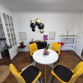 Candy house, hotel in Salies-de-Béarn