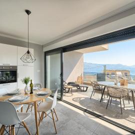 Petra's Place - Sea view apartment, hotel i Slatine