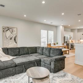 Sleek & Spacious! Prime Houston Home Near NRG