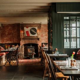The Dog and Gun, hotel v destinácii Netheravon
