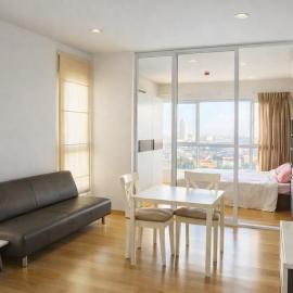 Hive Sathorn SkyCorner Suite, BTS and 7-11 front