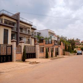 Quiet Home Apartment: Kigali şehrinde bir otel