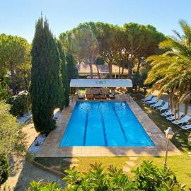 Villa Sitges El Ranch Amaizing Outdoor Areas Beaches at 5 minutes walk Sitges at 15 min drive AC Pool Jacuzzi & Garden XXL
