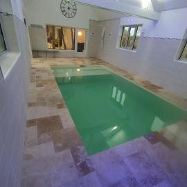 Gite de la vallée, piscine couverte