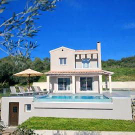 Villa Andrionas Private Pool & Total Privacy, hotel a Corfu