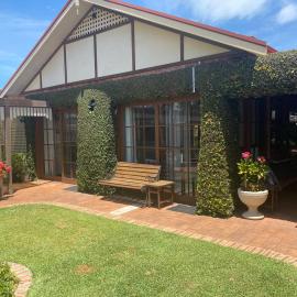 Ciara's Cottage CC'S, hotel i Illawong