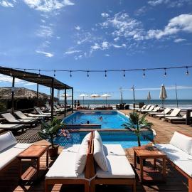 The Point Mancora Beach - Hostel Juvenil de Fiesta, готель у місті Манкора