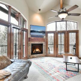 Marina Park Mountain View Townhome: Heart of Frisco