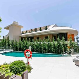 Sea View Luxury at Your Fingertips
