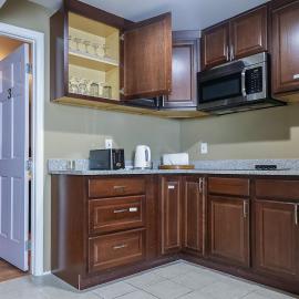 Stylish Studio Escape - Calm & Convenient Lanham, hotel a Lanham
