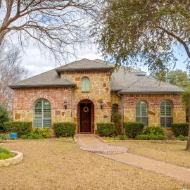 Great for Gatherings! Stylish Allen Home w/ Patio، فندق في ألين