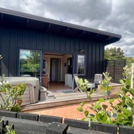 Black Diamond Retreat - Private Spa, hotel in Wanaka