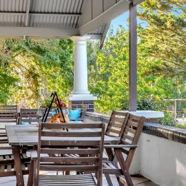 Yucanta Park - Gorgeous Estate meets Scenic Getaways، فندق في Birdwood