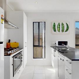4BR Family Home Coomera Theme Parks & Shopping, hotel in Gold Coast