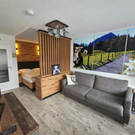 Apartment Rubihornblick - mit Hallenbad und Sauna, khách sạn ở Bolsterlang