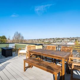 Perch - Modern Seattle View Home w/ Rooftop Deck & Parking, hotel v mestu Seattle