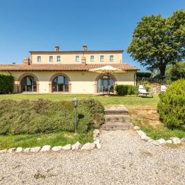 House Between Val Di Chiana And Val D'orcia