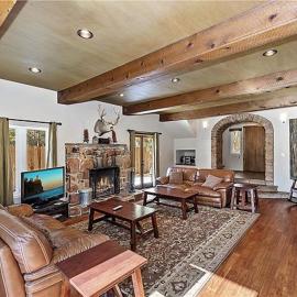 Stone Arch Cabin Big Bear with Hot Tub & Game Room