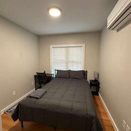 HomeStay in Boston West Bellflower Street, хотел в Бостън