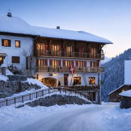 Splendid ski-in,ski-out historical chalet!