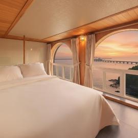 Samcheok Peacehousing Spa Pet Pension, hotell i Samcheok