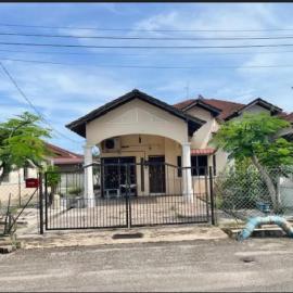IMADUDDEEN Homestay, hotel in Kampong Bukit Kuang