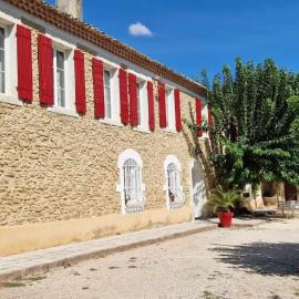 Appartement dans mas provençal