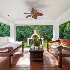 Eden Paradise Sunshine Coast - Luxury Home, hotel a Tanawha
