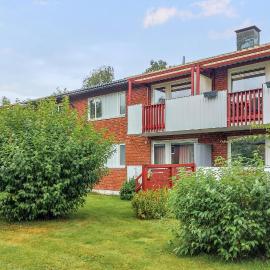 2 Bedroom Cozy Apartment In Hyltebruk, Hotel in Hyltebruk