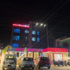 Hotel Nariyah, hotell i Dhungrebās