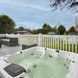 Sutton Lodge with Hot Tub