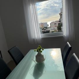 Mirela modern apartment near the beach, Novalja