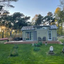 Hamngardi: Stånga şehrinde bir otel
