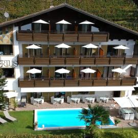 Hotel Garni Hubertus, hotell i Tirolo