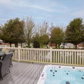 The Crucible lodge with Hot Tub