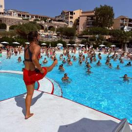F2 VILLAGE CAP ESTEREL- Vue Montagnes et Golf- ÉQUIPEMENTS TOUT INCLUS