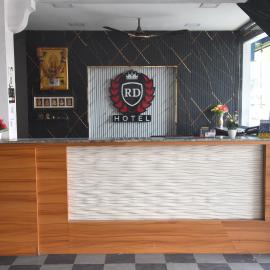 RD Hotel-Near Anna Statue, хотел в Perundurai