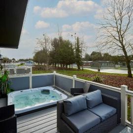 The Yorkshire Burrow Lodge with Hot Tub, hotel u gradu Jork