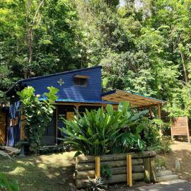 Tiny Cozy Mountain Cabin Peaceful Retreat in Cayey, hotel em Cayey