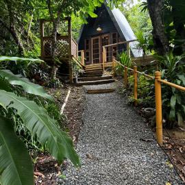 Romantic Cozy Serene A Frame Mountain Cabin, hotel em Cayey
