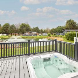 The Waterhole Lodge with Hot Tub