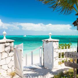 Reef Beach House 2BR Cozy Island-Style on Grace Bay w Pool