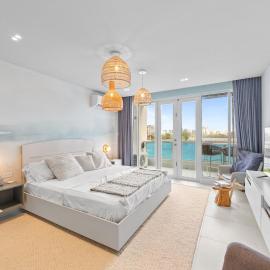 Bright & Modern Suite for Couples