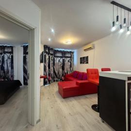 Nice Aparts with Pool and Parking, hotel em Balchik