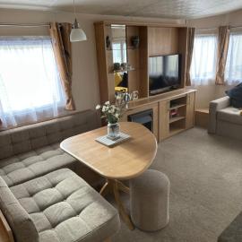 Phoenix caravan hire, Trecco bay, hotel in Porthcawl