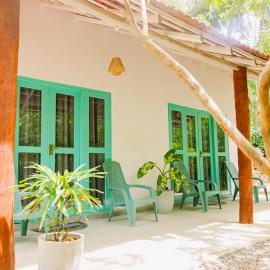 Lazy Monkey Green Chalets, hotel in Hiriketiya